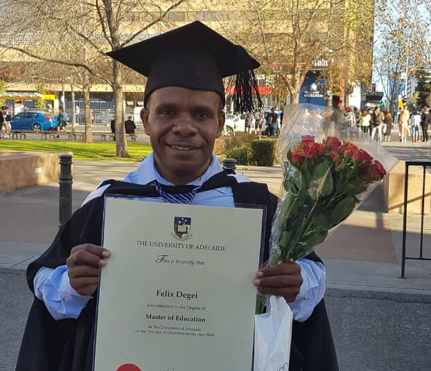 Cerita Felix. Kuliah di universitas Australia berkat beasiswa LPDP usai diejek dan ditertawakan. Tolak tawaran kerja dewan demi ajar anak-anak di kampung pedalaman MOJOK.CO