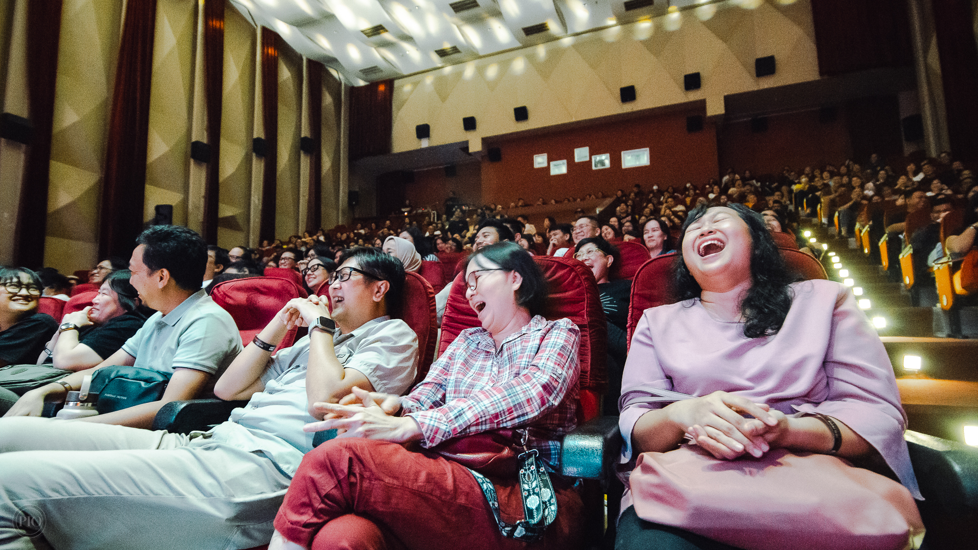 Pertunjukan stand-up comedy Pertigapuluhan Priska Baru Segu akan hadir di Yogyakarta MOJOK.CO
