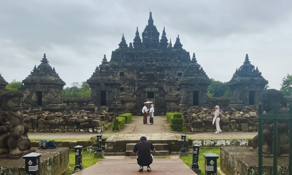 Merawat Nilai Luhur di Dalam Candi Plaosan agar Tak Memudar Seiring Zaman Mojok.co