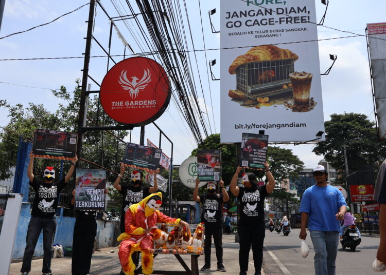 Cage free for everyone. MOJOK.CO