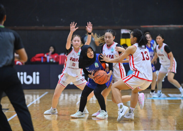 Semifinal Kompetisi Basket Campus League musim perdana Regional Surabaya hujan skor. Universitas Surabaya (Ubaya) jadi raja Jawa Timur MOJOK.CO