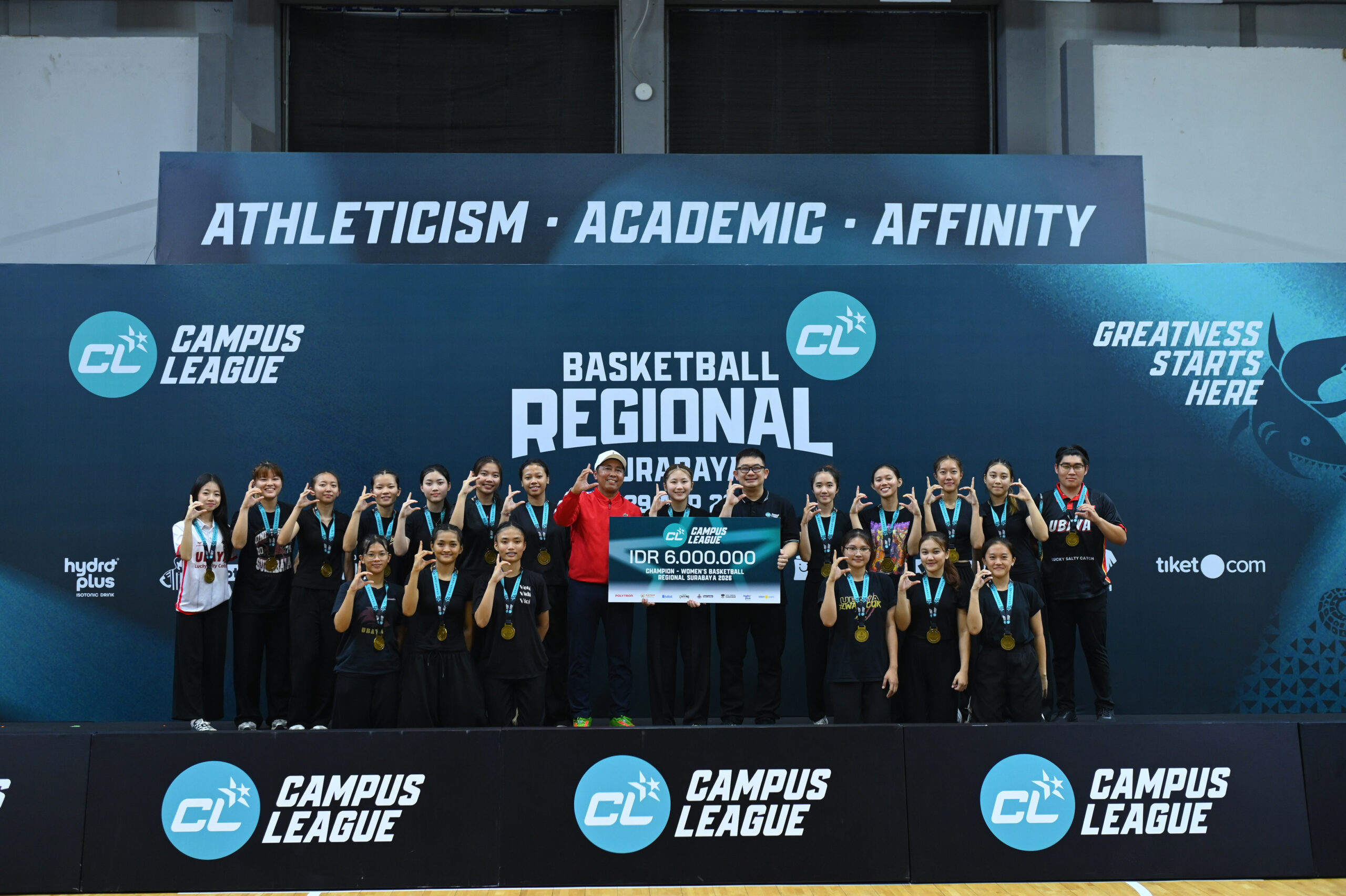 Tim basket putri Ubaya.MOJOK.CO