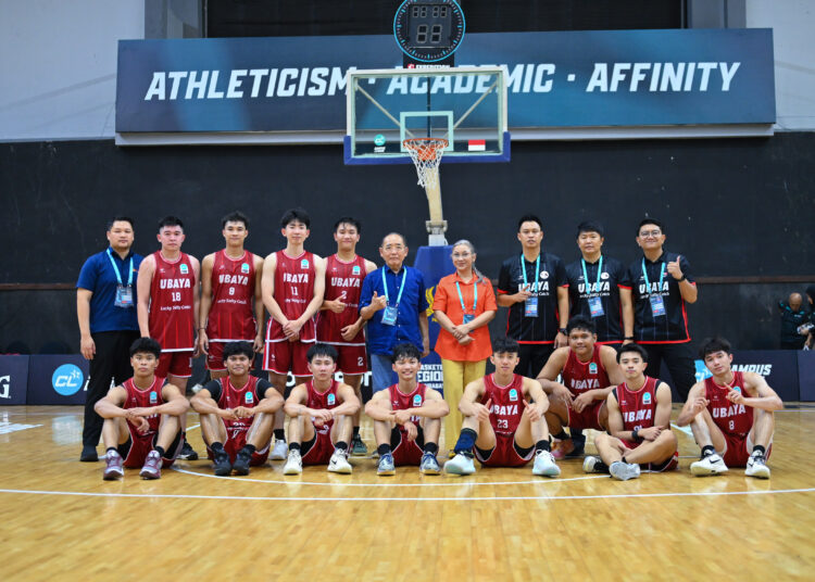 Semifinal Kompetisi Basket Campus League musim perdana Regional Surabaya hujan skor. Universitas Surabaya (Ubaya) jadi raja Jawa Timur MOJOK.CO