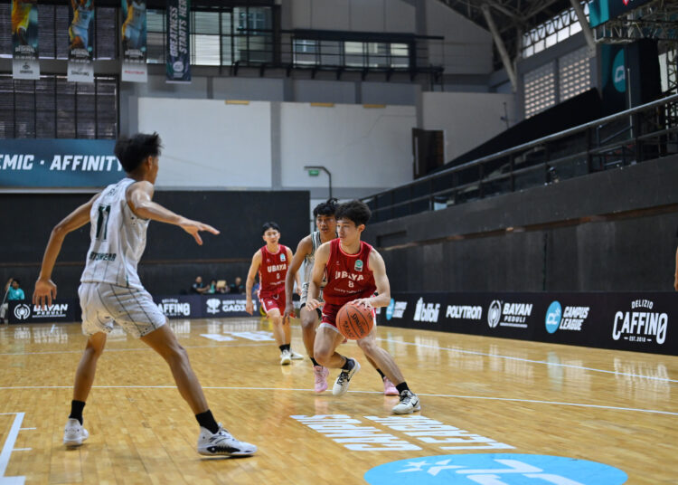 Semifinal Kompetisi Basket Campus League musim perdana Regional Surabaya hujan skor. Universitas Surabaya (Ubaya) jadi raja Jawa Timur MOJOK.CO