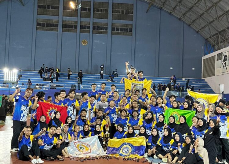 60 atlet pencak silat Unair. MOJOK.CO