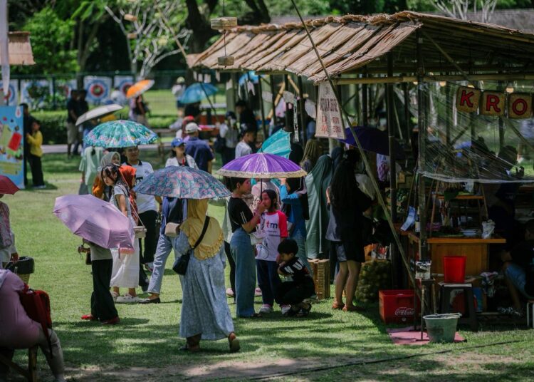 Suasana pasar pariwisata. MOJOK.CO