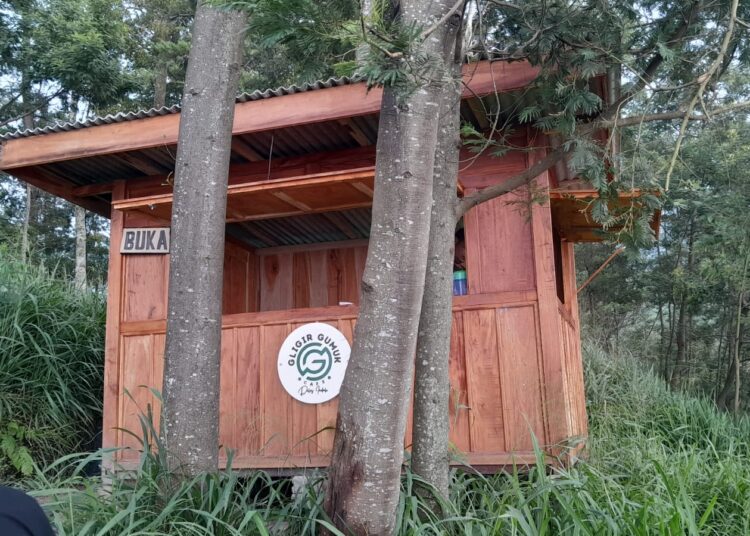 Kafe Gligir Gumuk Deles Indah. MOJOK.CO