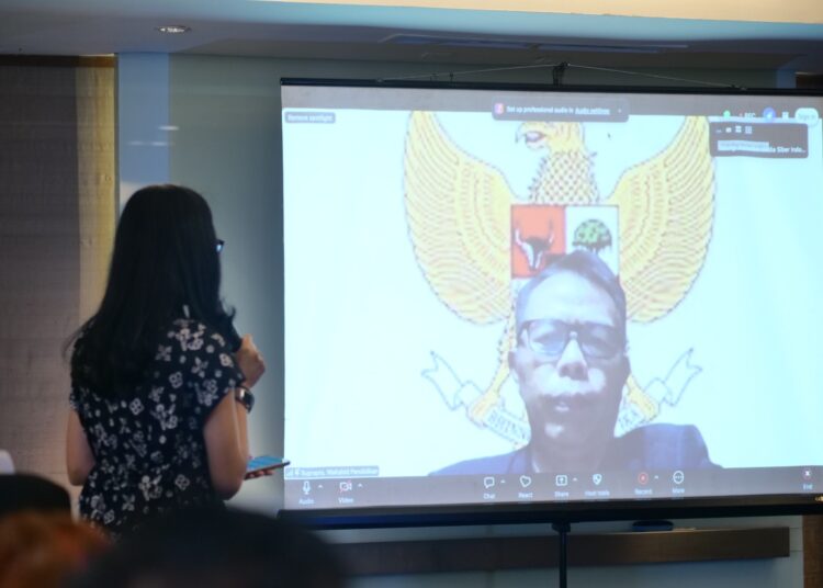 Suprapto Sastro Atmojo dalam sambutan daring di workshop AMSI dan Meta untuk jurnalisme berkualitas di era AI MOJOK.CO