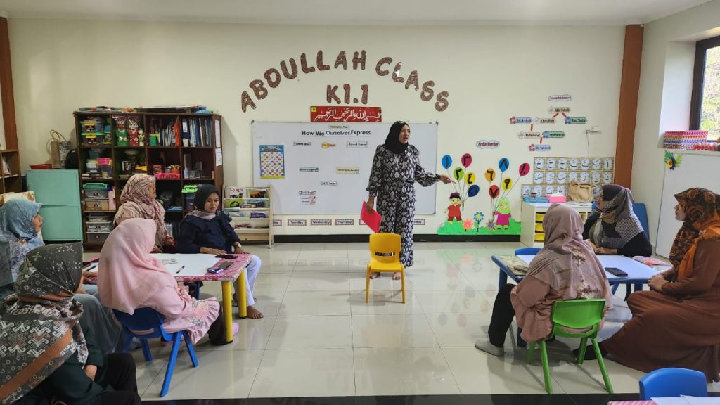 Syara mengunjungi Taman Kanak-Kanak di Jakarta