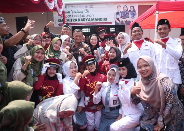 Gubernur Jawa Tengah Ahmad Luthfi menjelaskan bahwa Sekolah Kemitraan adalah sekolah gratis untuk anak dari keluarga miskin MOJOK.CO