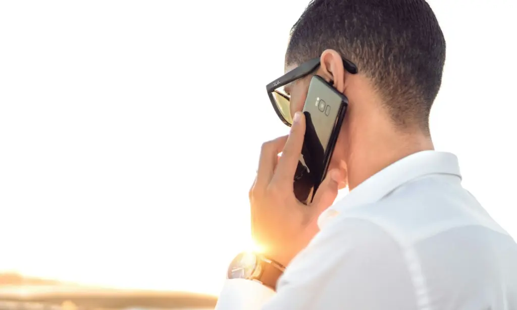 Anak Muda Ogah Angkat Panggilan Telepon, Dianggap Ganggu dan Cuma Bikin Cemas Mojok.co