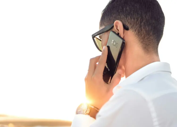 Anak Muda Ogah Angkat Panggilan Telepon, Dianggap Ganggu dan Cuma Bikin Cemas Mojok.co