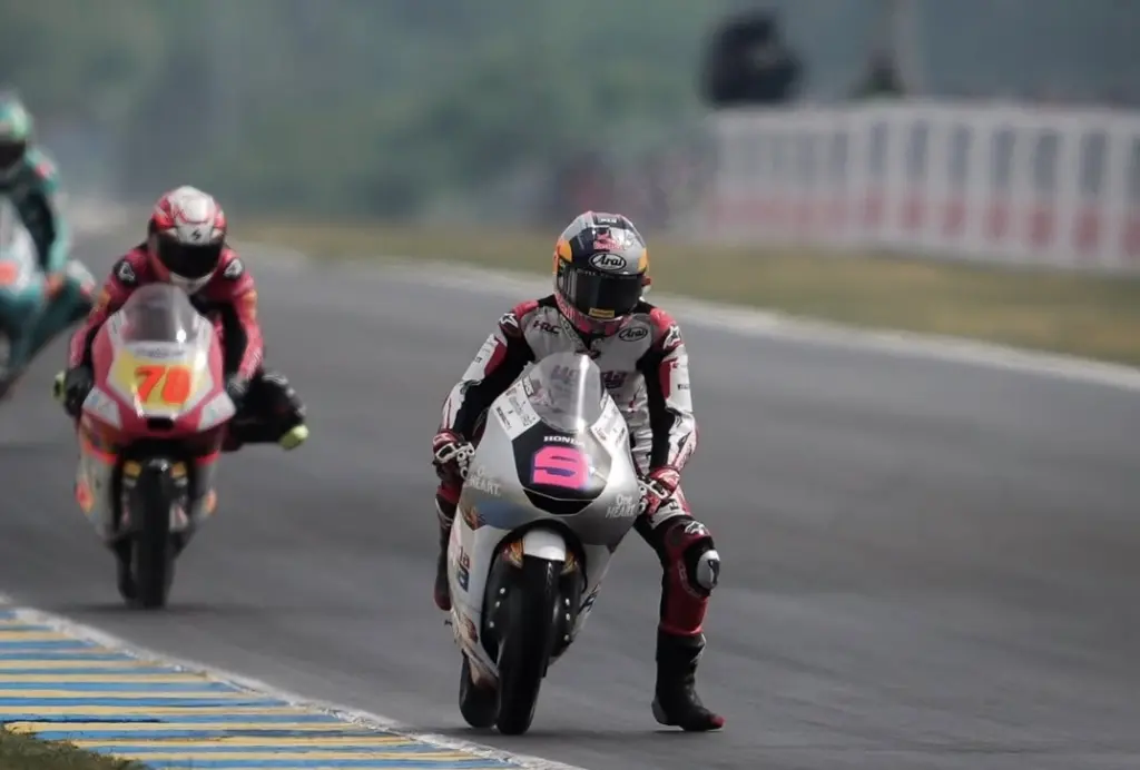 Veda Ega Pratama Buktikan Mental Comeback, Start P20 Finis 8 Besar di Catalunya