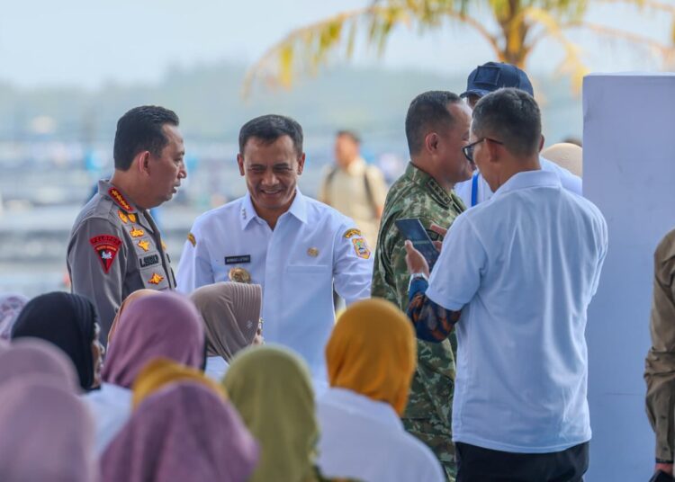 Gubernur Jawa Tengah, Ahmad Luthfi, sebut budidaya udang di Kebumen punya prospek bagus MOJOK.CO