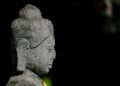 Arca Unfinished Buddha yang ada di Candi Borobudur. MOJOK.CO