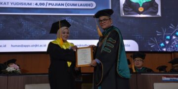 Cerita Mafatihatul Maghfirah: Mahasiswi Madura kuliah di UIN Syarif Hidayatullah Jakarta dengan jualan risol hingga lulus tanpa skripsi MOJOK.CO