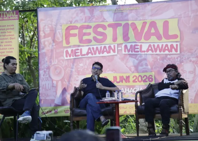 Mas Uceng sebagai narasumber Festival Melawan-Melawan. Ia menyampaikan perlawanan masyarakat sipil perlahan telah terbunuh oleh rezim.