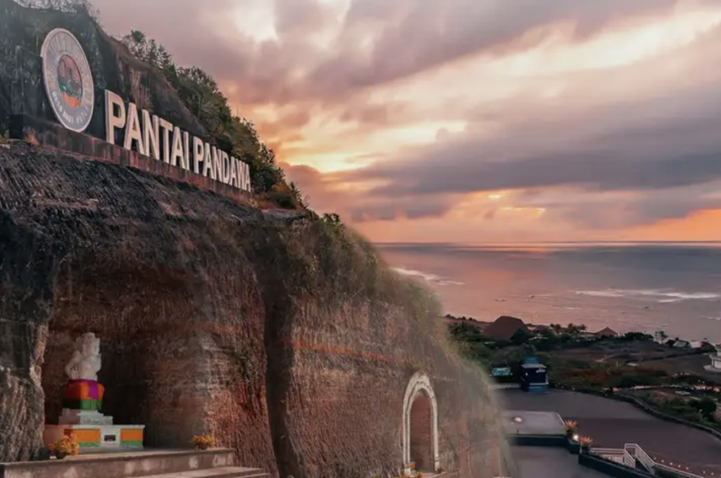 5 tips dapat tiket murah untuk liburan keluarga di Pantai Pandawa Bali MOJOK.CO