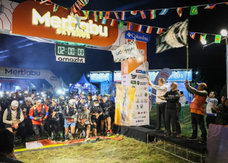 Event lari Merbabu Skyrace makin diminati banyak orang lintas negara, jadi potensi sport tourisme di Jawa Tengah dengan daya tarik lari lintas alam di Gunung Merbabu MOJOK.CO