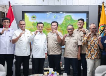 Audiensi antara KPUS dan Gubernur Jawa Tengah Ahmad Luthfi terkait anjloknya harga telur di Jateng MOJOK.CO