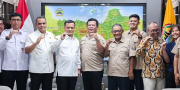 Audiensi antara KPUS dan Gubernur Jawa Tengah Ahmad Luthfi terkait anjloknya harga telur di Jateng MOJOK.CO