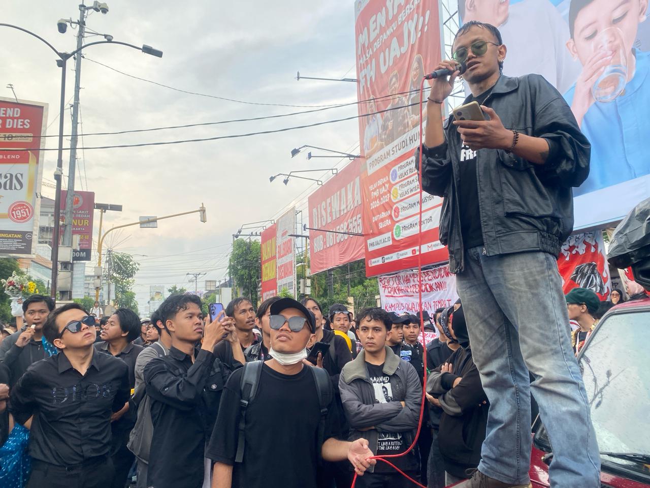 aksi demonstrasi.MOJOK.CO