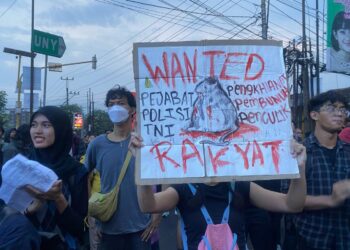 "Bunyikan Klakson Kalau Kalian Resah sama Pemerintah" - Massa Aksi di Gejayan Soroti Harga BBM hingga Pelemahan Rupiah.MOJOK.CO