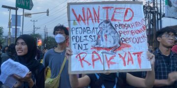 "Bunyikan Klakson Kalau Kalian Resah sama Pemerintah" - Massa Aksi di Gejayan Soroti Harga BBM hingga Pelemahan Rupiah.MOJOK.CO