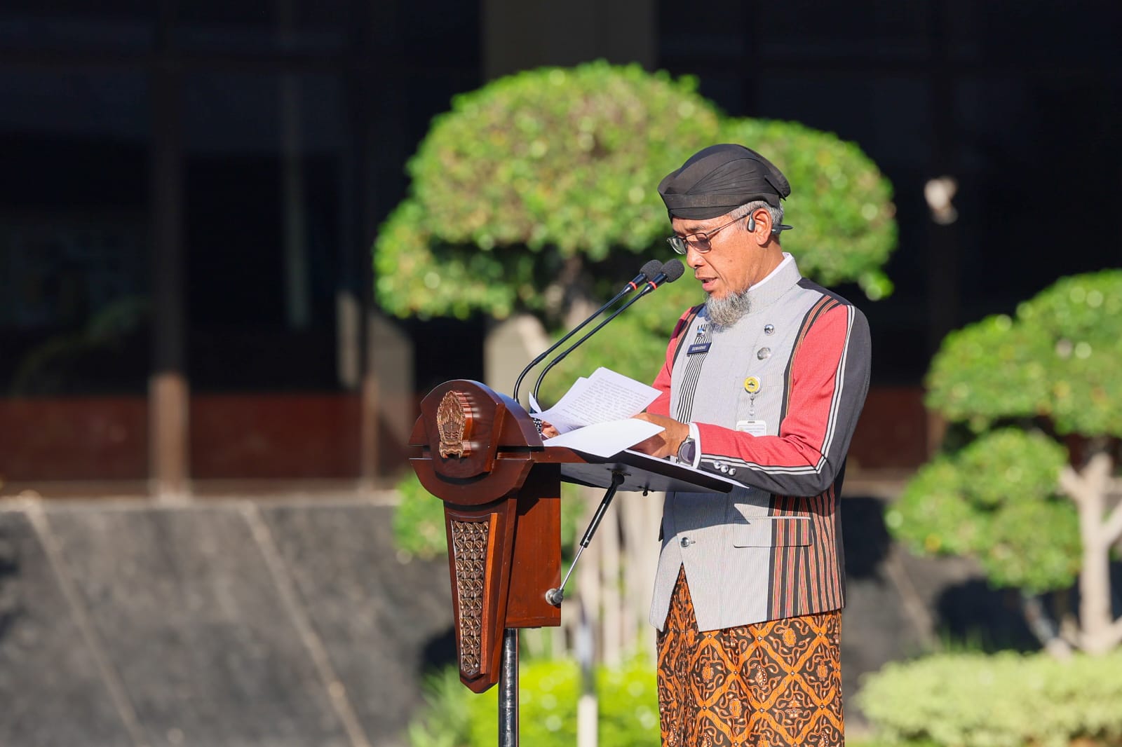Sekda Pemprov Jawa Tengah, Sumarno, tekankan pentingnya peran orang tua dalam pengawasan penggunaan gadget bagi anak di rumah MOJOK.CO