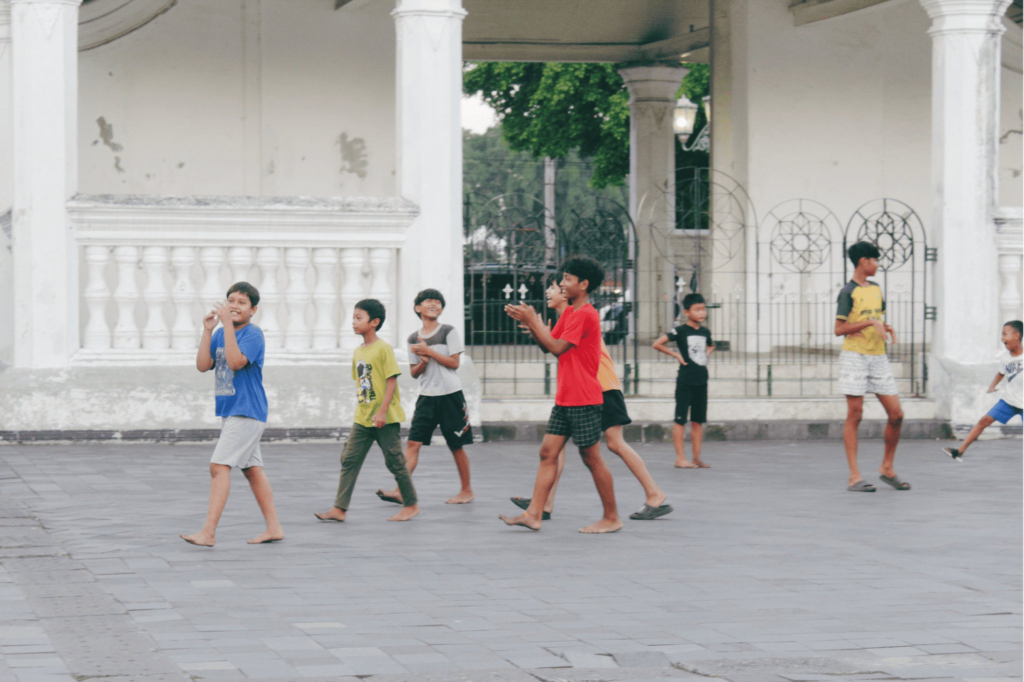 main bola. MOJOK.CO