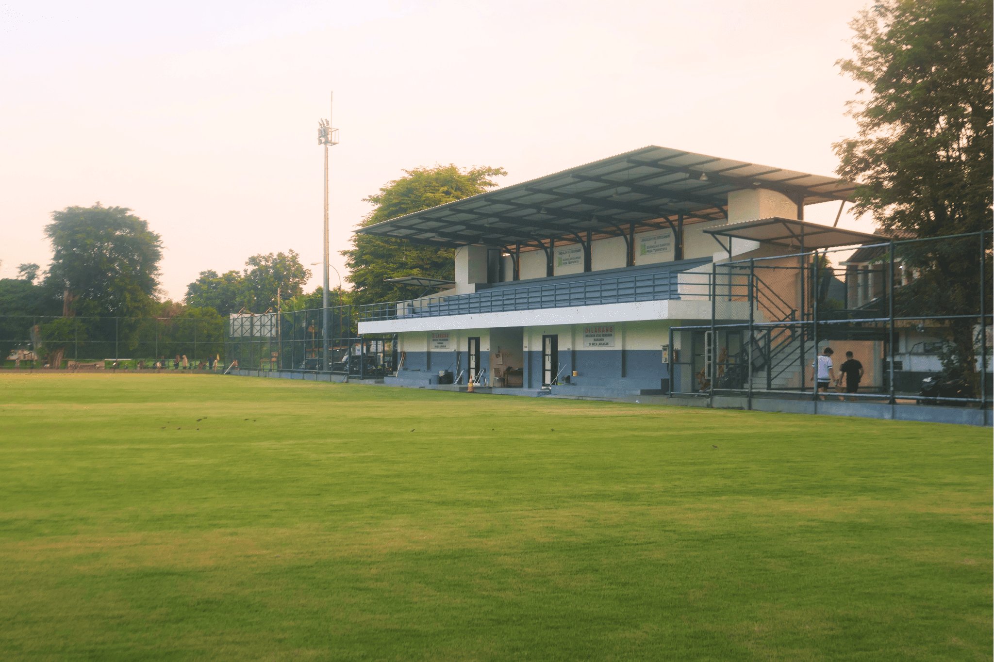 Lapangan Karang. MOJOK.CO