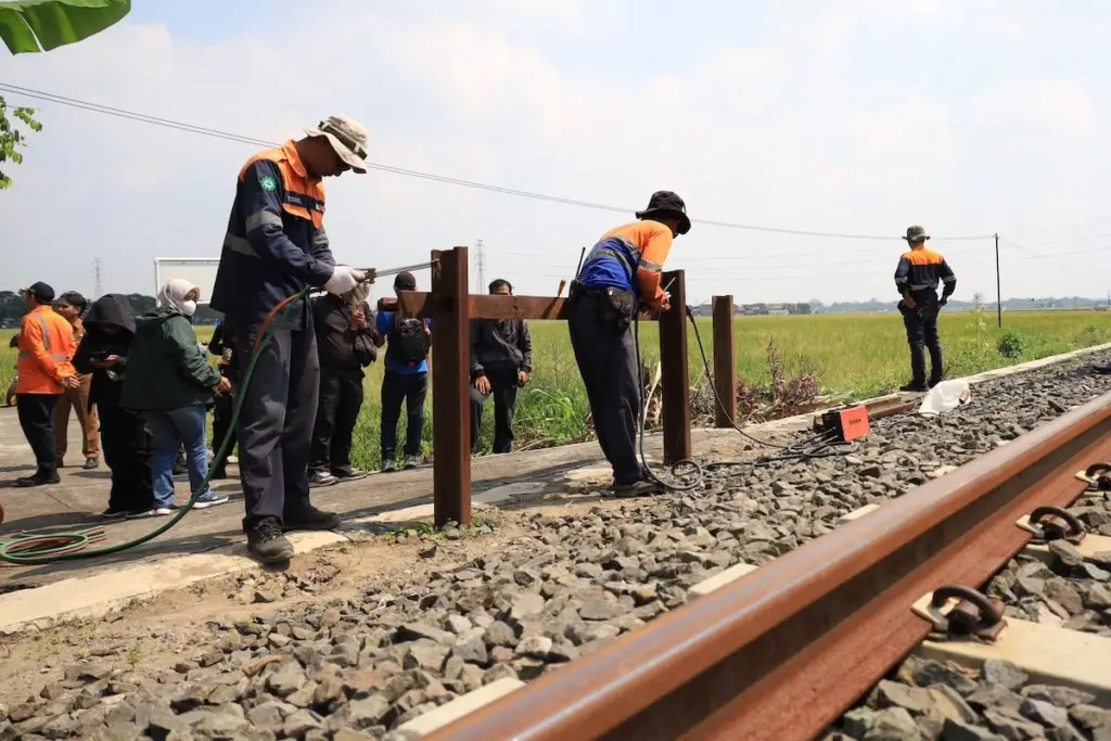 Wonogiri Jadi Wilayah dengan Penutupan Perlintasan Liar Terbanyak di Daop 6 MOJOK.CO
