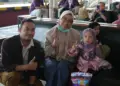 KAI Daop 6 Bagikan 80 Paket Makanan kepada Penumpang Anak di Stasiun Yogyakarta MOJOK.CO