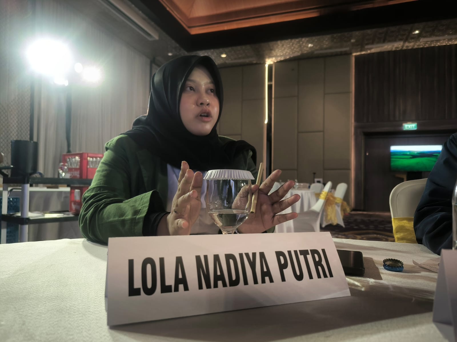 Lola Nadiya Putri, peserta Final Nasional Essay Contest Beswan Djarum 2026 yang mengangkat persoalan crab mentality yang menghambat perempuan desa di Nganjuk untuk tumbuh dan maju MOJOK.CO
