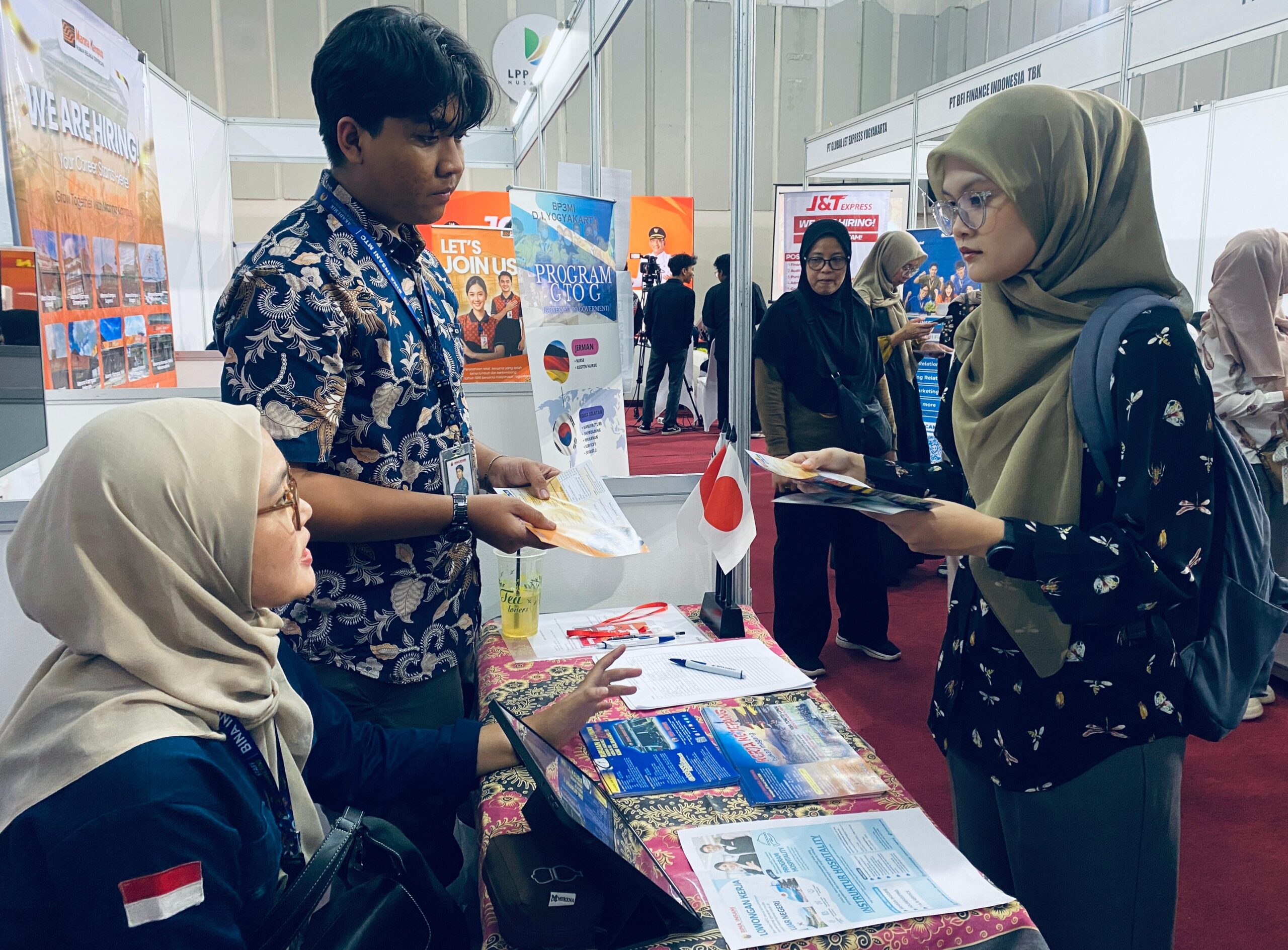 mahasiswa ugm susah cari kerja.MOJOK.CO