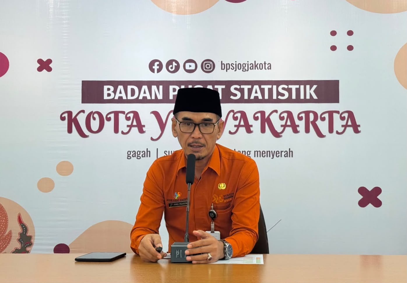 Kepala BPS Kota Yogyakarta, Joko Prayitno, sebut inflasi di Kota Jogja pada Juni 2026 disebabkan kenaikan harga BBM non-subsidi MOJOK.CO