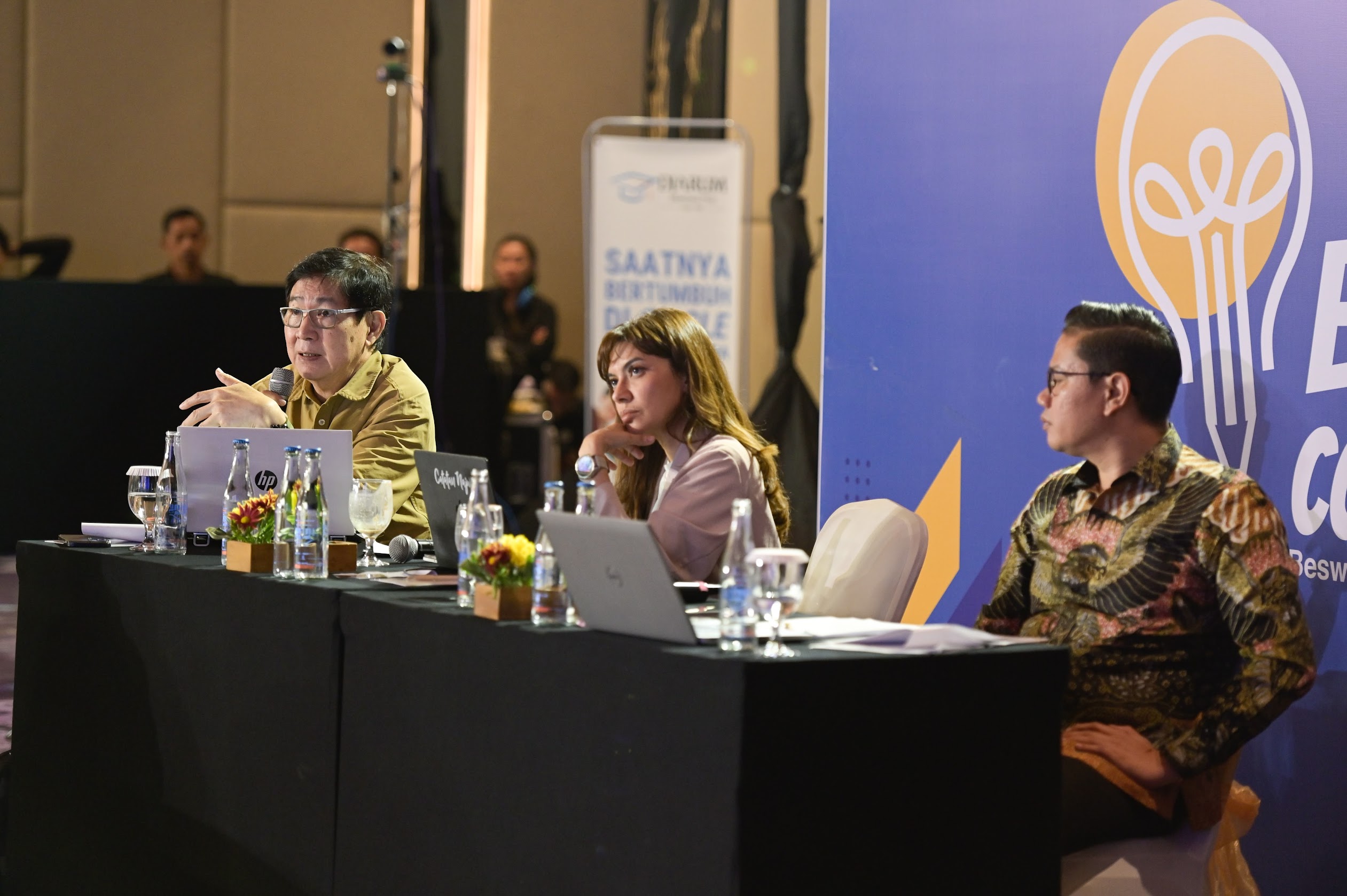 Najwa Shihab dan jajaran dewan juri Final Nasional Essay Contest Beswan Djarum 2026 MOJOK.CO