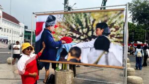 Pameran foto dalam Pesta Rakyat Jogja guna memeriahkan acara HUT ke-81 RI. MOJOK.CO