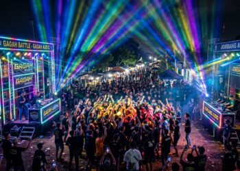 Jombang makin kegilaan karnaval sound horeg: battle audio tengah malam, atraksi lampu jadi perburuan baru MOJOK.CO