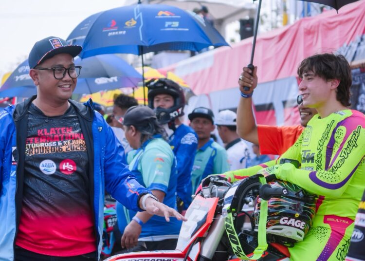 Bupati Klaten, Hamenang di Sirkuit Bokong Semar. MOJOK.CO