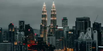 Malaysia dekat ke gerbang negara maju. Indonesia negara apa? (Unsplash)