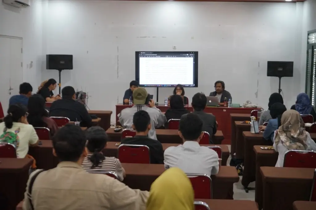 Sejarah Sastra Indonesia Tak Cuma Milik Buku-buku yang Dianggap Penting MOJOK.CO
