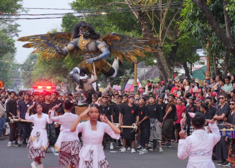 Patung Ogoh-ogoh dalam Karnaval Budaya Klaten. MOJOK.CO