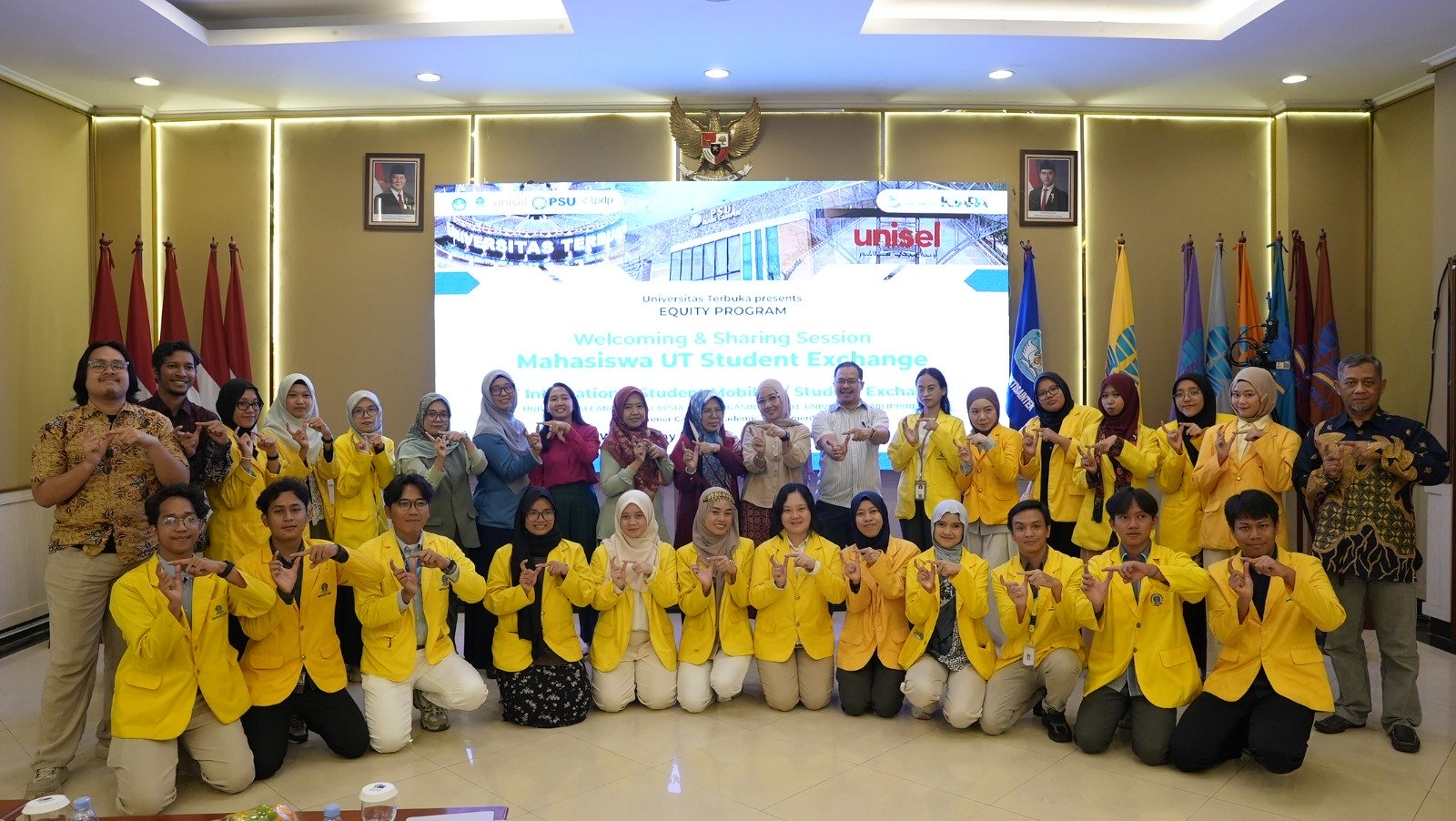 Mahasiswa UT.MOJOK.CO