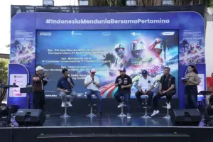 Sesi diskusi menghadirkan Vice President Corporate Communication PT Pertamina (Persero) Muhammad Baron, Komisaris Utama Mandalika Grand Prix Association (MGPA) RM Gusthilantika Marrel Suryokusumo, KPH Wironegoro, serta Sadiq Apriadi sebagai perwakilan Organizing Committee dan ITDC. MOJOK.CO