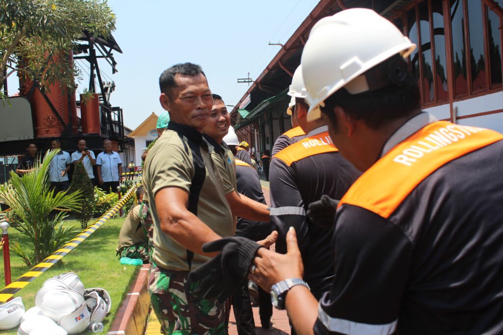 Korem 072 Pamungkas ikut menyemarakkan HUT ke-81 KAI. MOJOK.CO