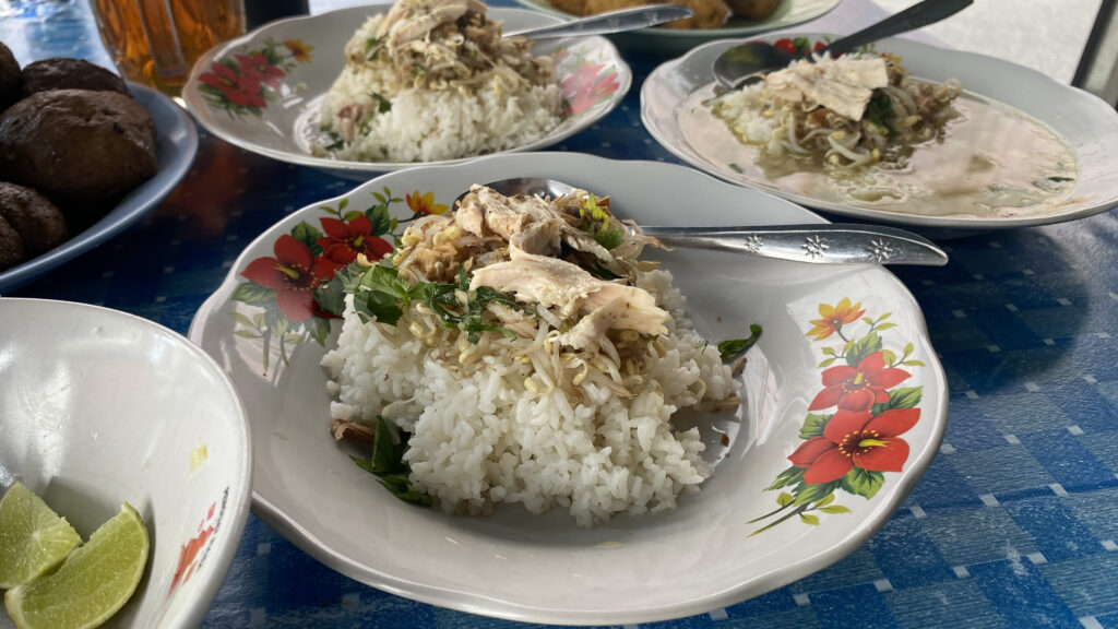 Soto dengan kuah sedikit. MOJOK.CO