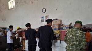 Suasana razia Lapas Wirogunan Yogyakarta. MOJOK.CO