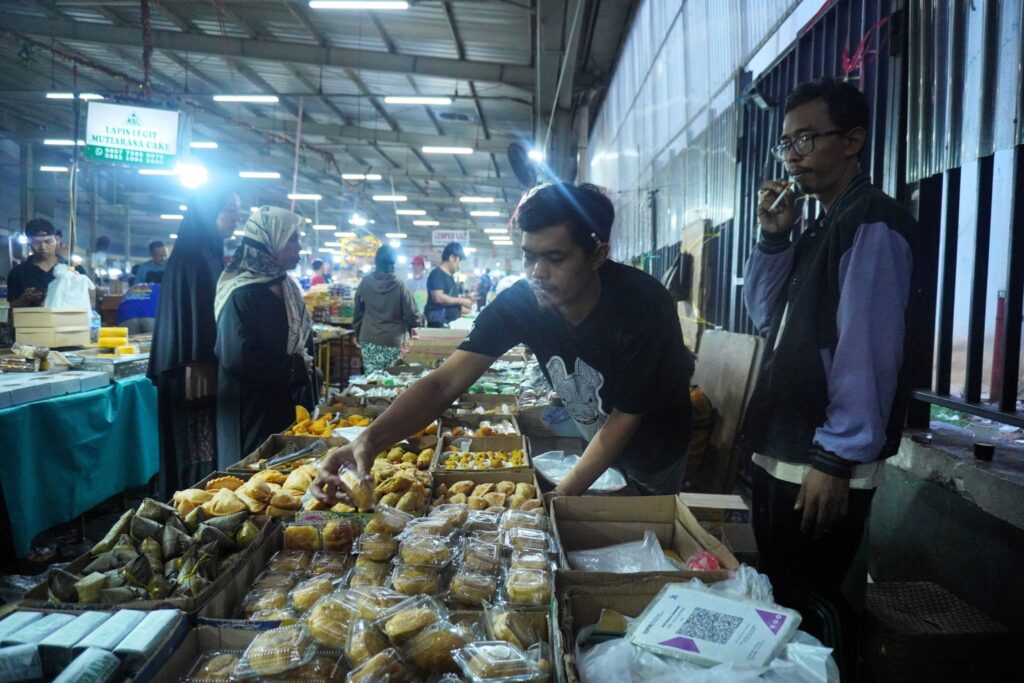 Pedagang jajanan pasar. MOJOK.CO
