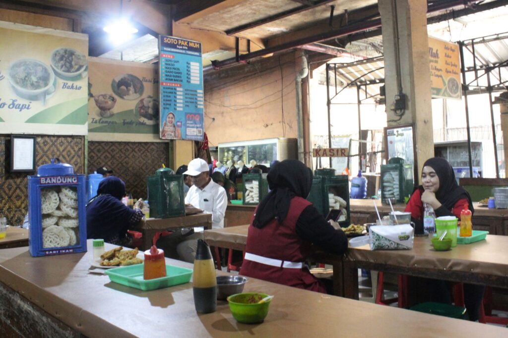 Suasana warung Soto Pak Muh. MOJOK.CO